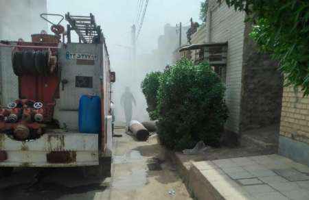 آتش سوزی در انبار موکت در منطقه کمپلو اهواز مهار شد