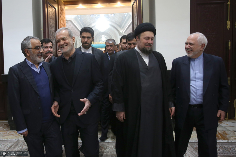 حاشیه تجدیدمیثاق رئیس جمهور و اعضای دولت با آرمان‌های بنیانگذار جمهوری اسلامی ایران