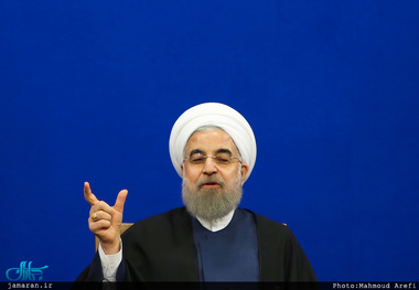 روحانی: دورانی بود که ورود به دانشگاه به معنای بی دینی بود/ وزارت ارشاد ممیزی را باید به اندیشمندان، نویسندگان و ناشران بزرگ واگذار کند