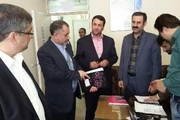 رئیس ستاد انتخابات قزوین از مراکز ثبت نام داوطلبان شوراها در بوئین زهرا و تاکستان بازدید کرد