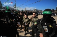 تصاویری از اجرای دور دوم توافق مبادله اسرا در غزه و تحویل 4 نظامی اسیر زن  (2)