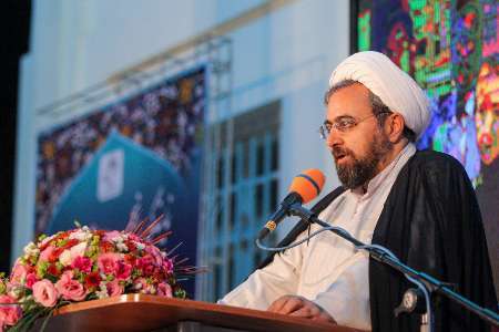 اداره ارشاد اسلامی اصفهان تلاش می کند شادی معنوی ماه رمضان به مردم منتقل شود