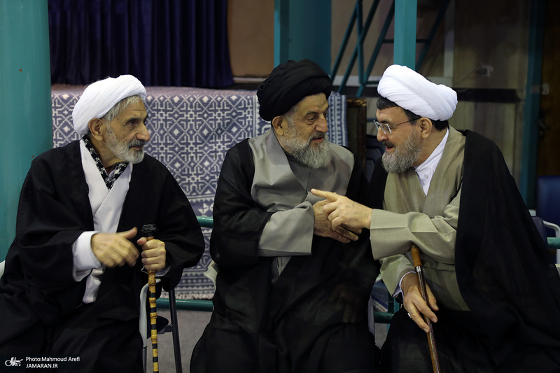 مراسم تشییع آیت الله رحمت (ره) از حسینیه جماران -1