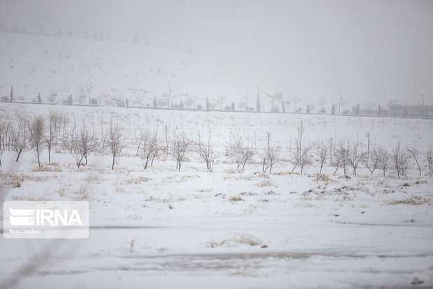 سقوط بهمن گردنه گله بادوش الیگوردز را مسدود کرد