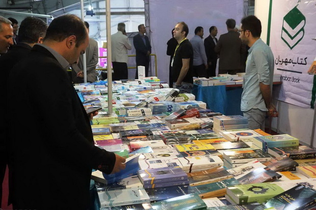 تغییر فصل برگزاری نمایشگاه کتاب ارومیه مطالبه ناشران است