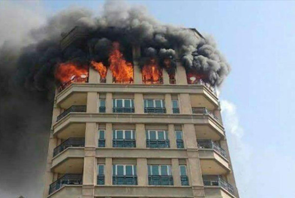 نجات ۱۰۰ نفر در آتش‌سوزی برج مسکونی 