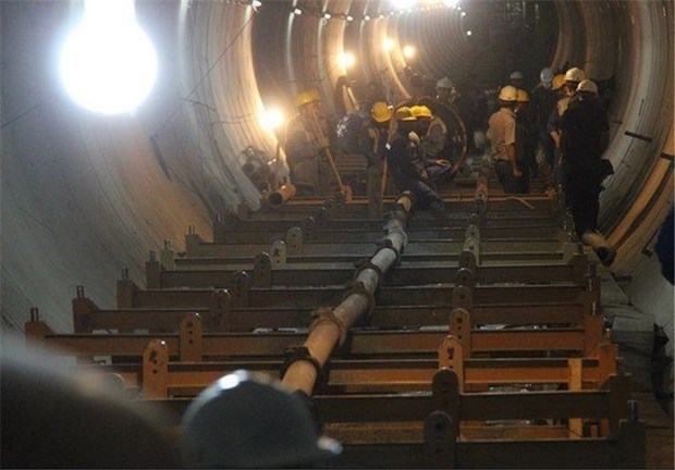 عملیات اجرایی ریل‌گذاری خط چهارم قطار حومه‌ای تهران-گرمسار آغاز شد