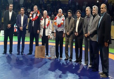 تقدیر از موحد، برزگر و جدیدی در افتتاحیه لیگ برتر کشتی+ عکس

