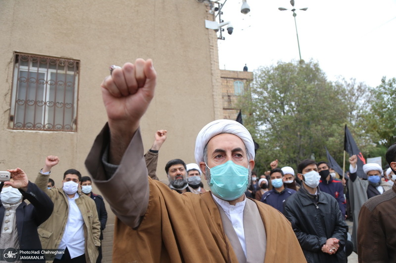 تجمع اعتراضی جمعی از طلاب قم در پی ترور ناجوانمردانه شهید فخری‌ زاده