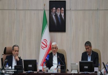 عارف: مراسم وداع با امام شهید در شأن شخصیتی تاریخی برگزار می‌شود