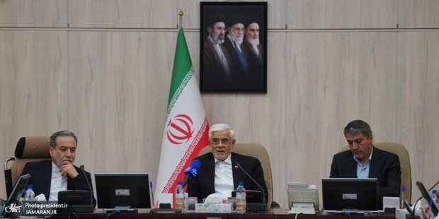عارف: مراسم وداع با امام شهید در شأن شخصیتی تاریخی برگزار می‌شود