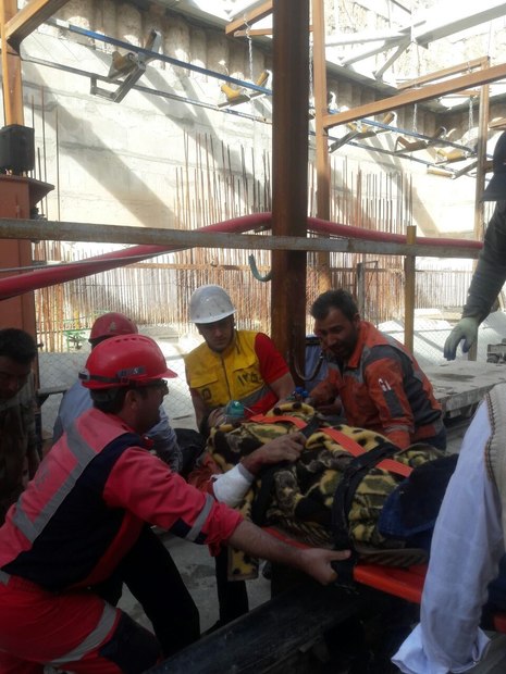سقوط یک کارگر به عمق ۳۰ متری حفاری مترو تبریز