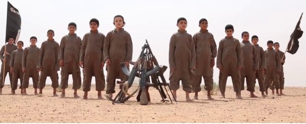 قاچاقچیان انسان کودکان پناهجو را به استخدام داعش در آوردند 