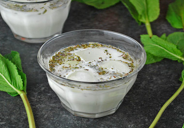 چرا مصرف سیر و شوید در دوغ مفید است؟

