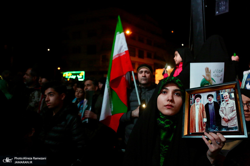 تجمع مردمی در میدان انقلاب اسلامی تهران