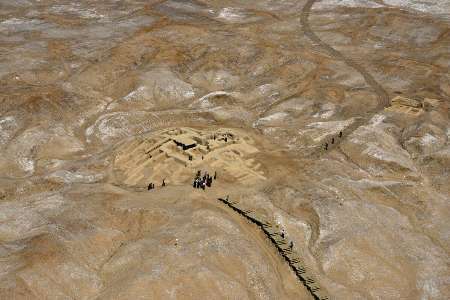 قدم نهادن بر سفالینه های 5 هزار ساله در کوچه پس کوچه های شهرسوخته در نوروز 96