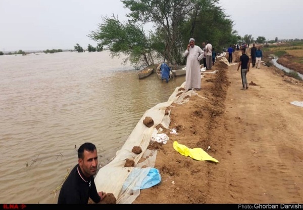 استمداد اهالی شهر کوت سید نعیم طالقانی از ستاد بحران و هلال احمر خوزستان + تصاویر