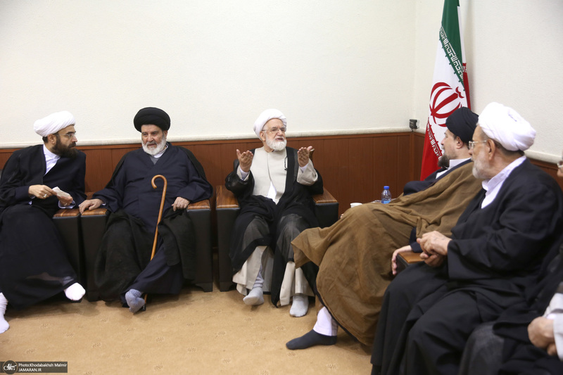 دیدار مهدی کروبی با سید حسن خمینی و جمعی از فعالان سیاسی