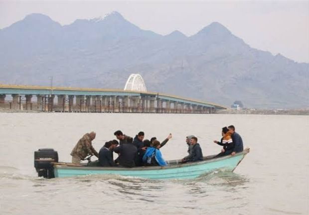 زمینه استفاده از ظرفیت گردشگری دریاچه ارومیه فراهم شود