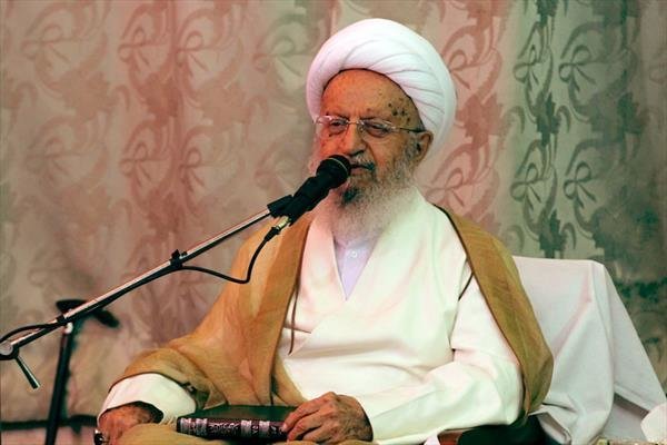 آیت‌الله‎ مکارم شیرازی: توسعه فرهنگ قرآنی باید مبنای برنامه ریزی ها باشد