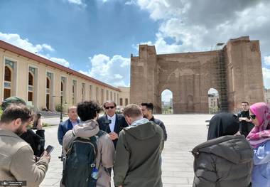 ۲۴۰ واحد تولیدی- صنعتی و ۷هزار واحد مسکونی و تجاری آذربایجان شرقی در جنگ رمضان آسیب دیدند/ بازسازی کامل واحدهای مسکونی در دستور کار دولت قرار دارد