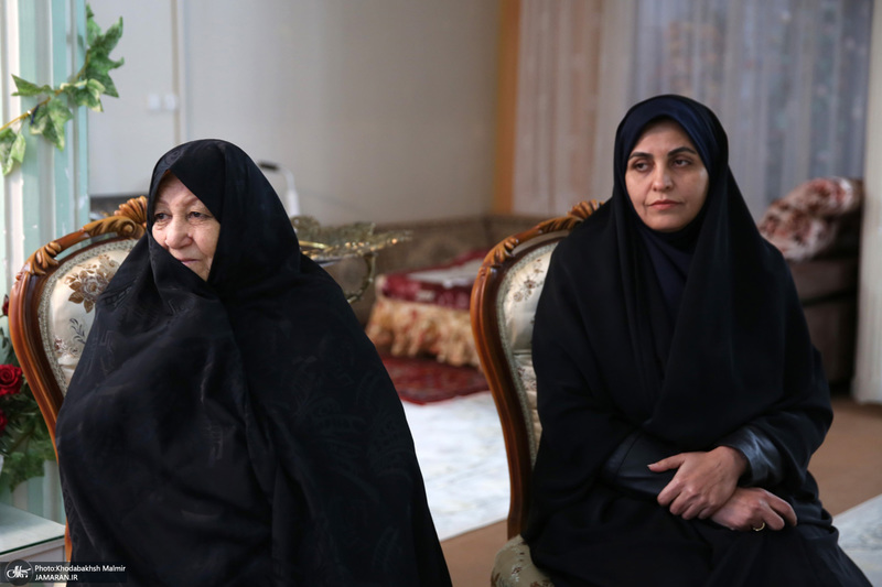 دیدار دست اندر کاران هفته فرهنگی بر استان آفتاب با خانواده شهداء
