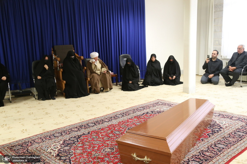 وداع سوزناک آیت الله جوادی آملی با همسر