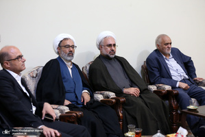 دیدار جمعی از اعضای حزب وحدت و همکاری ملی با سید حسن خمینی