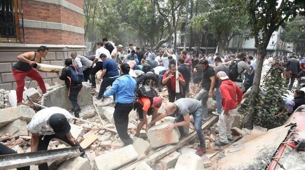 آمار قربانیان زلزله مکزیک به 300 تن نزدیک شد