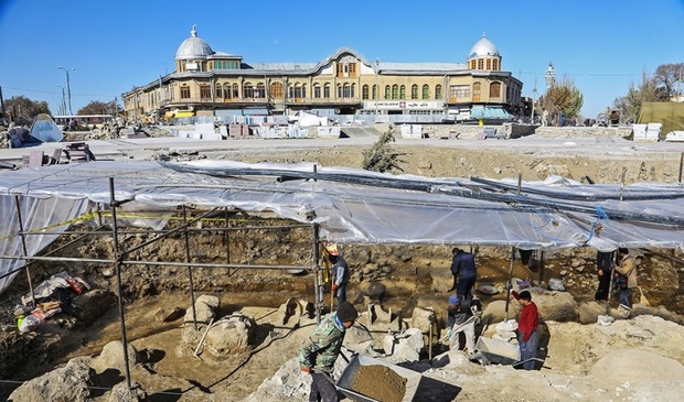 تداوم کاوش ها در میدان امام، فرصتی گرانبها برای کشف گنجینه های تاریخی همدان