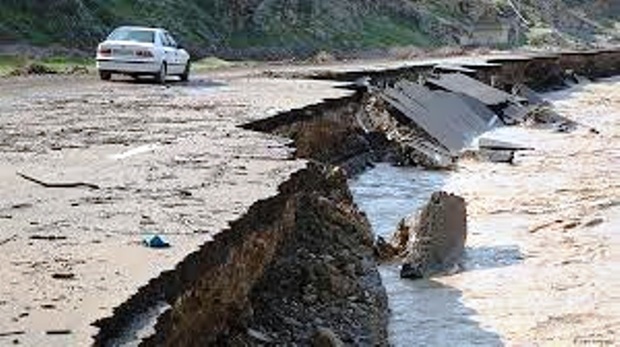سیلاب راه دسترسی چندین روستای ماژین و عرب رودبار را قطع کرد