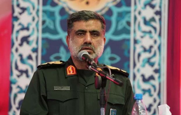 معاون سابق سازمان اطلاعات سپاه: سلاح‌های شگفت‌انگیزی داریم که در صورت خطای دشمن به نمایش خواهیم گذاشت/ تعداد زیادی از نفوذی‌ها ارشاد شدند