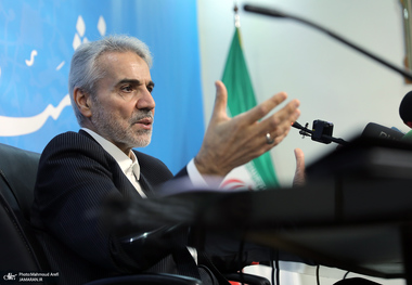 محمد باقر نوبخت: گفته بودیم اگر توافق نشود سال ۱۴۰۴ نرخ ارز به ۱۱۰ هزار تومان می رسد/ مسئولان عالی کشور تعهد داده اند و نمی توانند خود و اقتصاد را در اختیار مکتب بازار قرار دهند