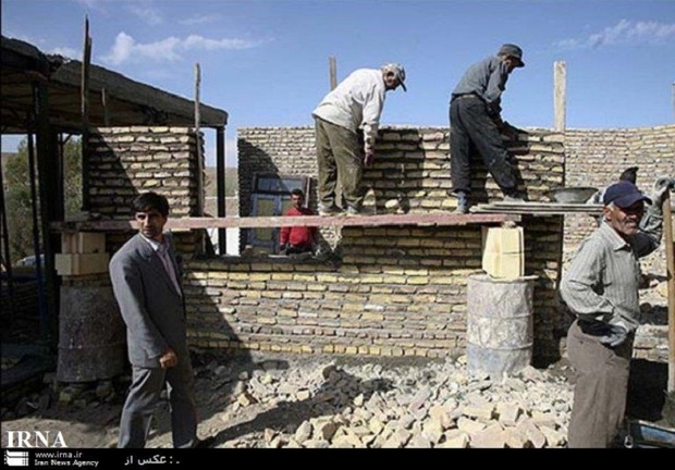 البرزی ها 50 واحد مسکونی در مناطق زلزله زده می سازند