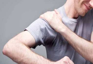 شانه یخ‌زده چیست؟ علل و روند ایجاد بیماری
