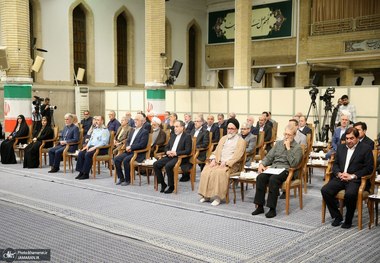 لاریجانی: هدف ما این است که شرایط آسایش مردم و امنیتشان بهتر شود/ خطیب: آنچه را که دیدید تازه شروع کار است و امیدواریم مردم ما شاهد باقی دستاوردهای از ربایش اطلاعاتی به دست آمده باشند/ عراقچی: رسانه ها مردم را از تبعات اقتصادی مکانیزم ماشه نترسانند