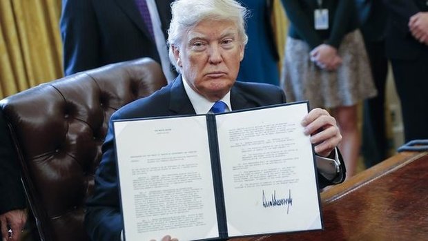 ان.بی.سی نیوز : ترامپ فرمان جدید مهاجرتی را دوشنبه امضا می کند