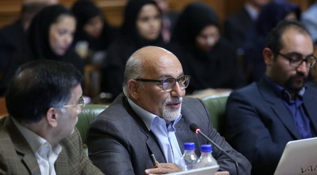 انتقاد از برگزاری شوی لباس در کاخ نیاوران
