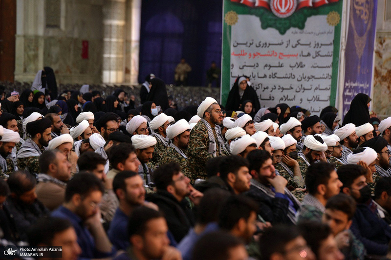 گردهمایی سراسری بسیج دانشجویی و طلاب در حرم مطهر امام خمینی (س) - 1