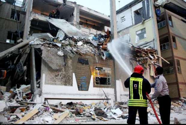 یک منزل مسکونی در اهواز در اثر انفجار گاز تخریب شد