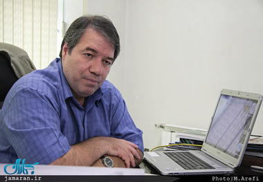 محبیان: مسئولان باید توقعات جامعه را به شکل معقولی مدیریت کنند/ به محض اینکه اتفاقی می‌افتد رسانه‌ها را قربانی می‌کنند