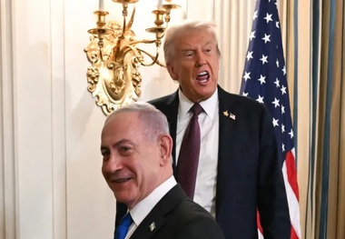 امام خمینی: خداوند عقل را از آنها گرفته است