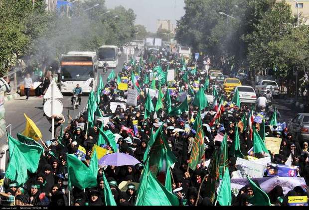 راهپیمایی عفاف و حجاب در مشهد برگزار شد