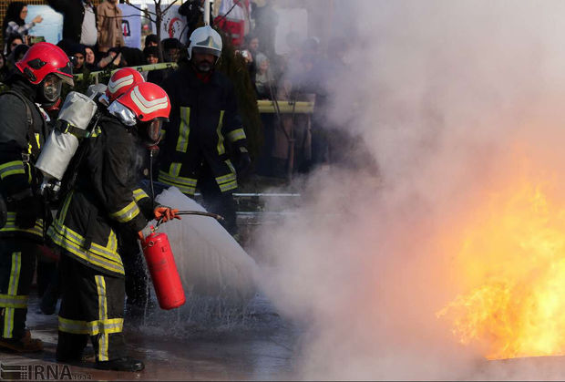 دود غلیظ در مرکز تهران مربوط به آتش سوزی ساختمان اداری بود