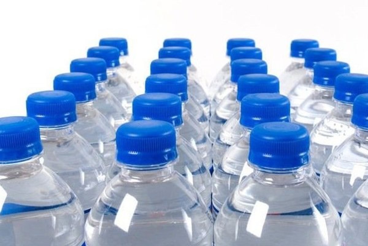 زنان باردار از بطری پلاستیکی آب ننوشند