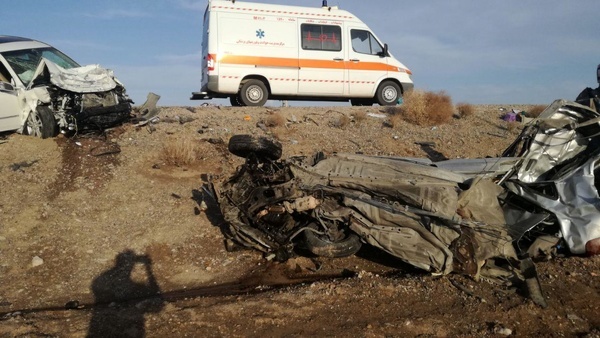 واژگونی خودرو پژو در محور کاشان - نطنز ۵ کشته و مجروح برجای گذاشت