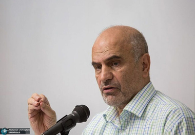 فرشاد مومنی: سفره مردم خالی است و مسئولان با تعداد صفر واحد پول بازی می کنند/غذا 82 درصد گران‌ شده و هنوز به جهش 3 برابری ارز کالای اساسی فکر می کنید!؟ نسبت به مصوبه انحلال سازمان منابع طبیعی هوشیار باشید