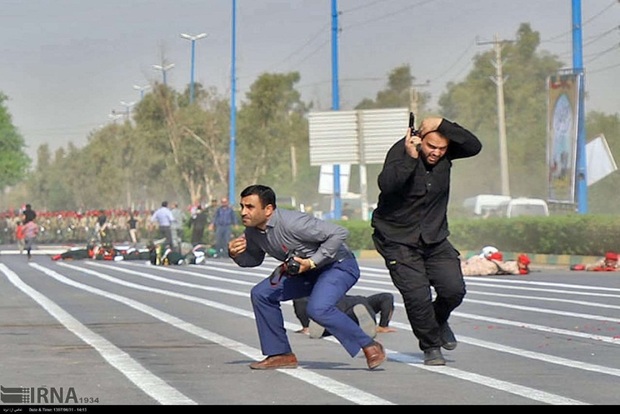 مردم تهران در محکومیت حادثه تروریستی اهواز راهپیمایی می کنند