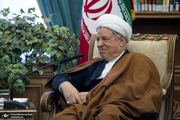 پاسخ آیت الله هاشمی رفسنجانی به بحث تغییر قانون اساسی برای تمدید دوره ریاست جمهوری خود، در مصاحبه محمدجواد لاریجانی