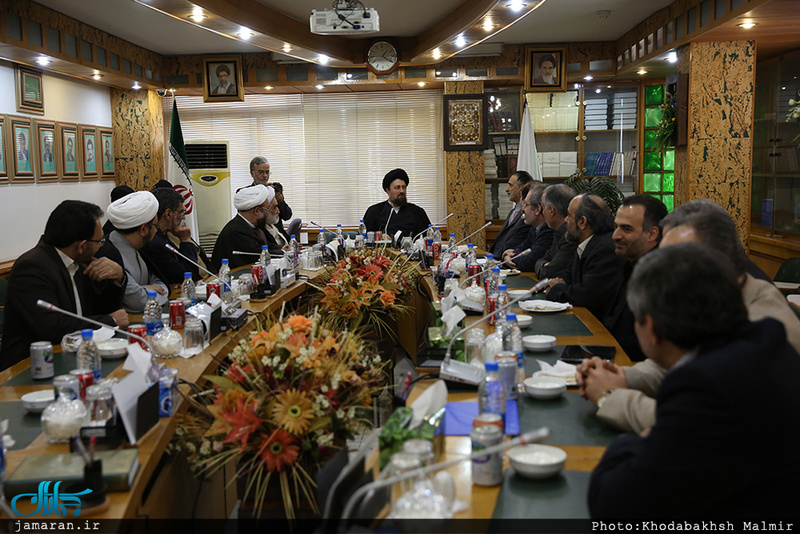 نشست بررسی «جایگاه اخلاق در ساحت های تربیت دانش آموزی با نگاهی به اندیشه تربیتی حضرت امام»